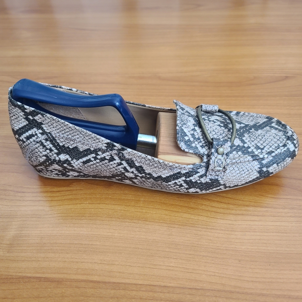 Baretraps Shoes Women’s Size 8M Brown Snake Skin Look Slip On‎ Loafers New